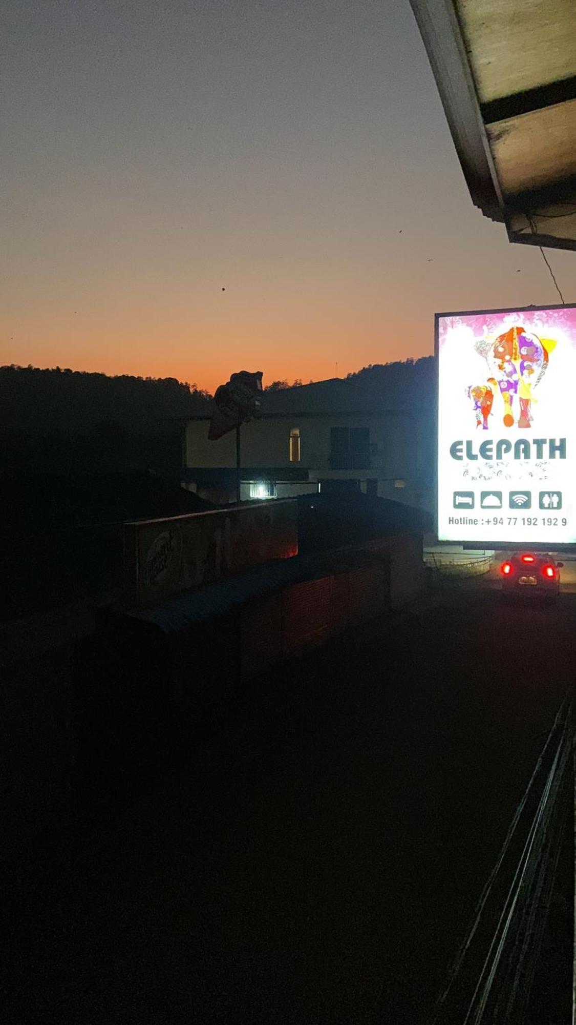 Elepath Lodge- Pinnawala Pinnawala  Dış mekan fotoğraf